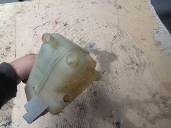 VASE D EXPANSION FORD FIESTA 2008+ / B-MAX / ECOSPORT / KA  (3TUYAUX) - Vue 2